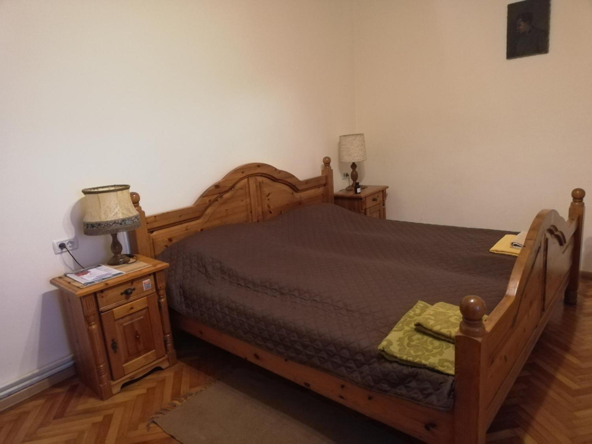 Arthouse Lucrezia Hotell Timişoara Exteriör bild